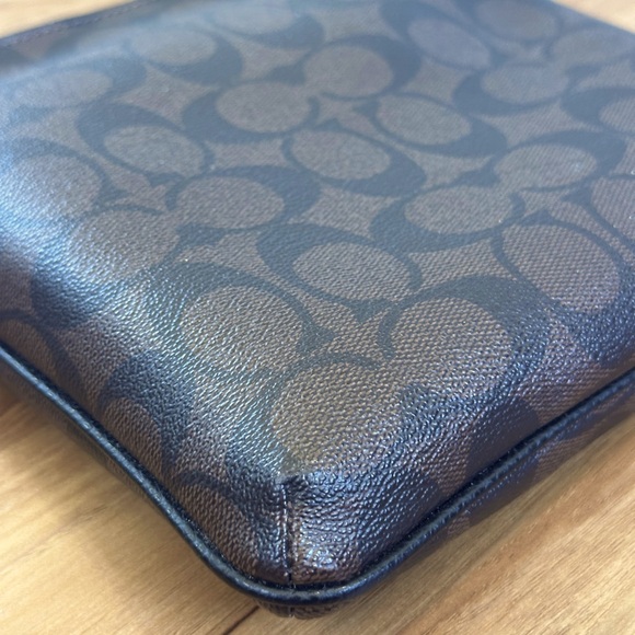 Coach Signature Mini Style Encore Crossbody bag - Picture 4 of 8